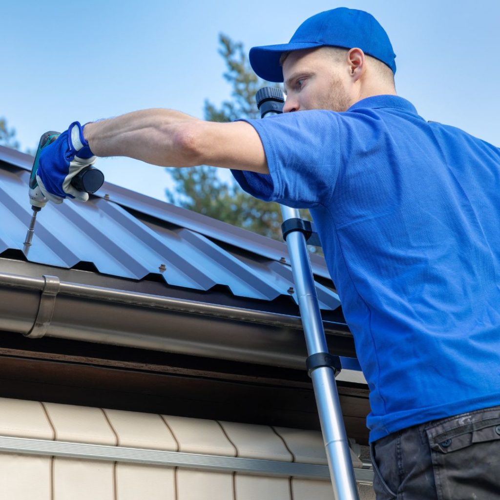 img of a roofer