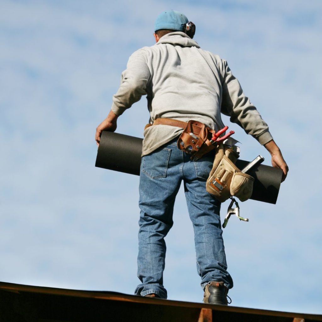 img of a roofer